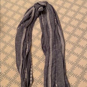 scarf with tassels